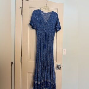 Chic Blue Floral Maxi Dress